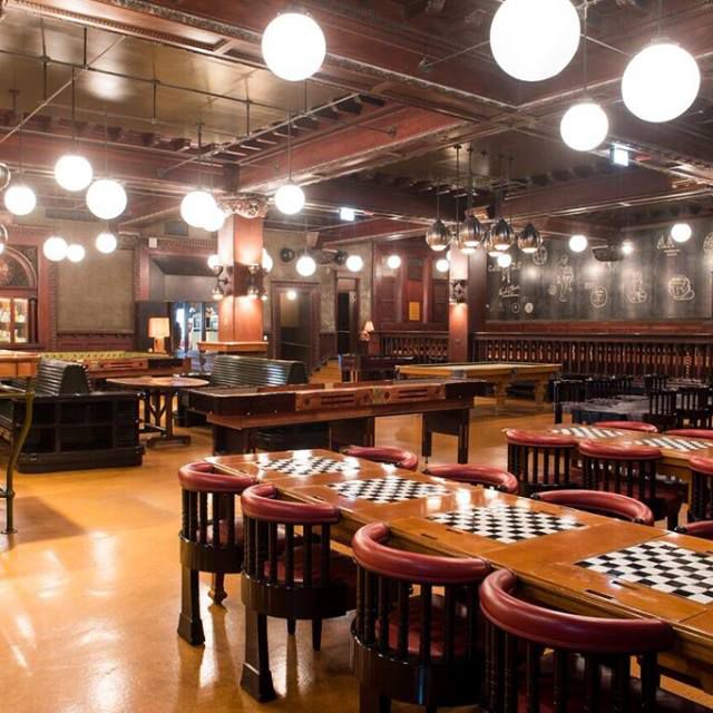 9 Best Hotels In Chicago For Single People